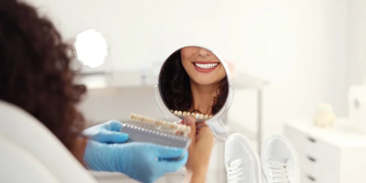 Špičková Aurel Clinic: Zľava na facelift, zubné korunky či prsné implantáty
