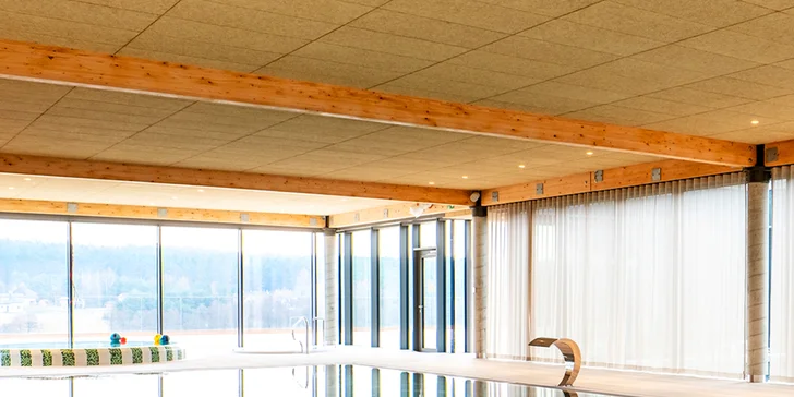 Nový hotel pri jazere Wisełka: pláže Baltu aj Volyňský park na dosah, wellness a polpenzia v cene