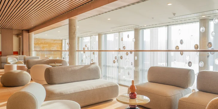 Nový hotel pri jazere Wisełka: pláže Baltu aj Volyňský park na dosah, wellness a polpenzia v cene