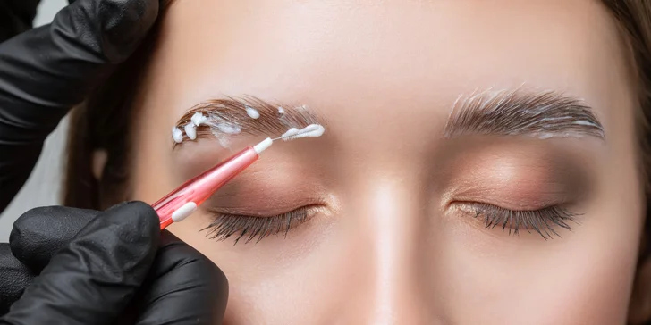 Laminácia obočia, lash lifting alebo výhodný kombinovaný balíček