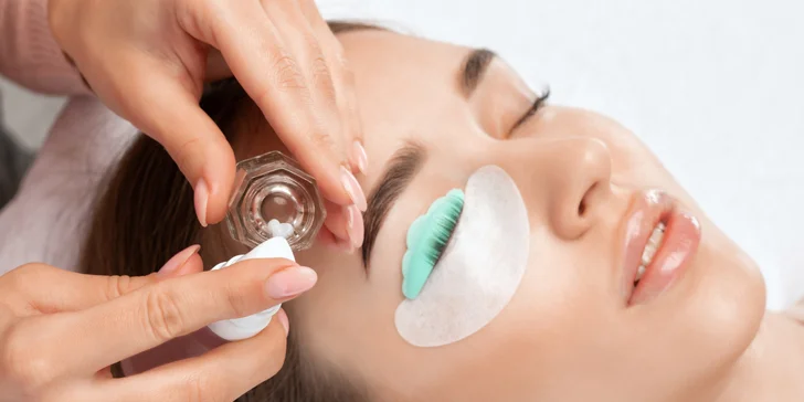 Laminácia obočia, lash lifting alebo výhodný kombinovaný balíček
