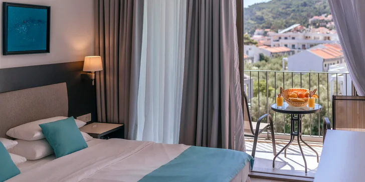 Dovolenka v Čiernej Hore pre 2-5 osôb: hotel 450 m od mora, raňajky aj bazén