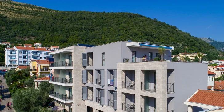 Dovolenka v Čiernej Hore pre 2-5 osôb: hotel 450 m od mora, raňajky aj bazén