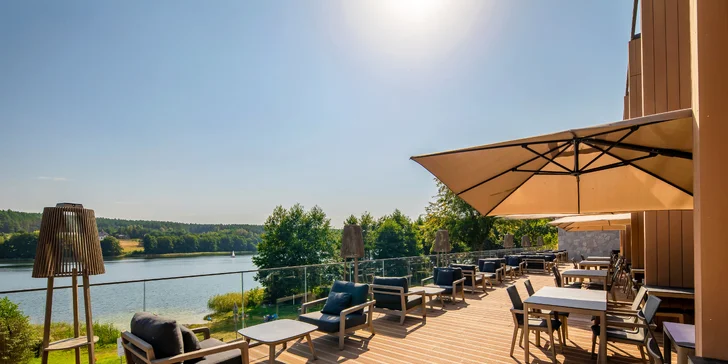 Nový hotel pri jazere Wisełka: pláže Baltu aj Volyňský park na dosah, wellness a polpenzia v cene