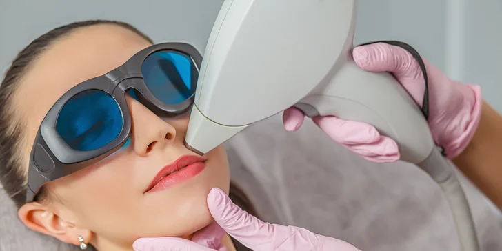 Laserová epilácia pre dámy: Horná pera, brada, podpazušie, predkolenie, stehná či bikiny
