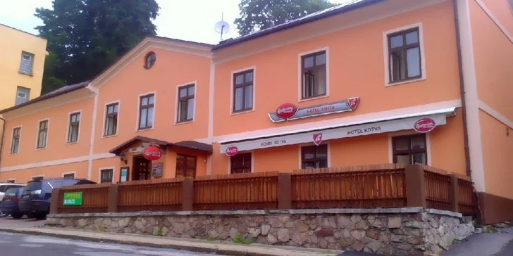 Relax v Janských Lázňach: raňajky, relaxačný program aj vstup do aquacentra