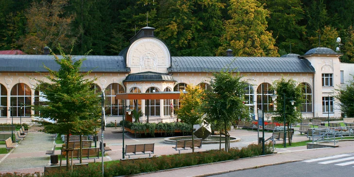 Relax v Janských Lázňach: raňajky, relaxačný program aj vstup do aquacentra
