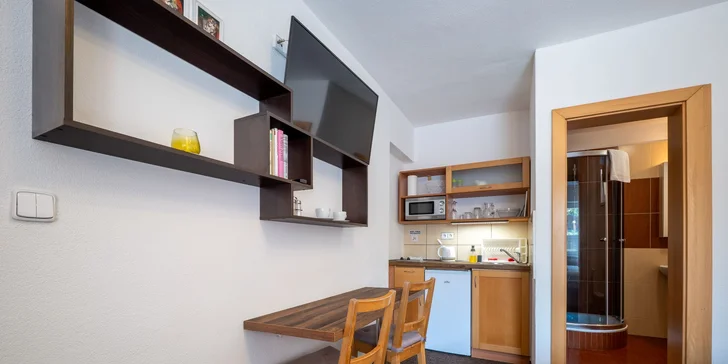 Rodinná atmosféra v apartmánovom dome so záhradou, altánkom, grilom aj detským ihriskom, aquapark na skok