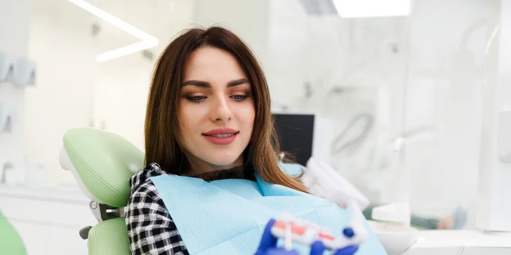 Dentálna hygiena, bielenie zubov alebo štýlový zubný šperk