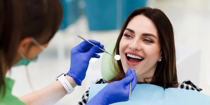 Dentálna hygiena, bielenie zubov alebo štýlový zubný šperk