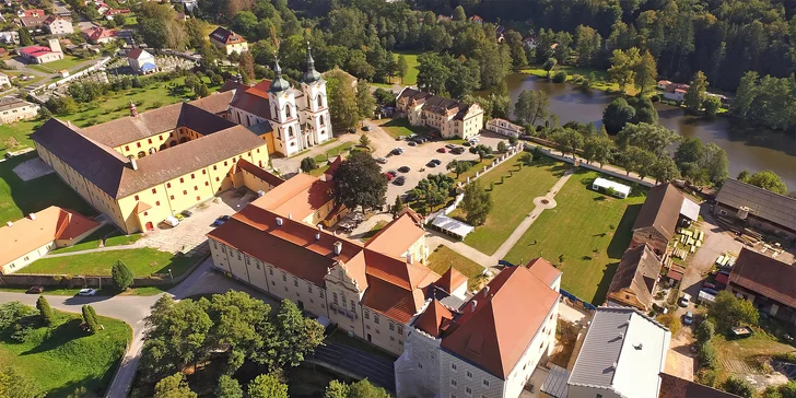 Pobyt v areáli kláštora Želiv: jedlo, wellness a prehliadka pivovaru, kláštora aj kostola od J. B. Santiniho