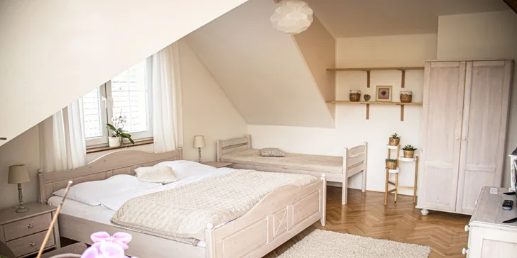 Liečebný relax v Luhačoviciach: nové apartmány so záhradou, raňajky aj kúpeľ vo wellness sude