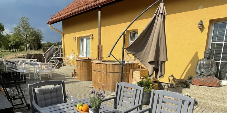 Liečebný relax v Luhačoviciach: nové apartmány so záhradou, raňajky aj kúpeľ vo wellness sude