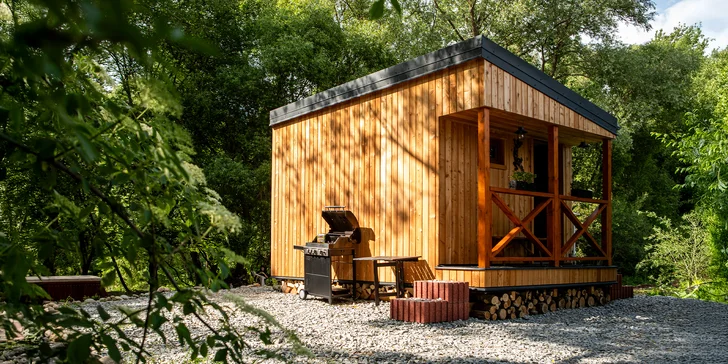 Saunovanie a grilovačka s priateľmi či romantický piknik na brehu rieky
