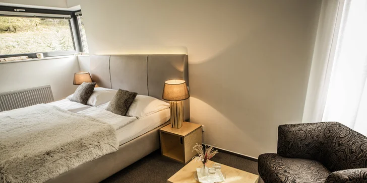 Dovolenka v Beskydách: luxusný dizajnový garden hotel s vynikajúcou kuchyňou, wellness a prírodným kúpaním