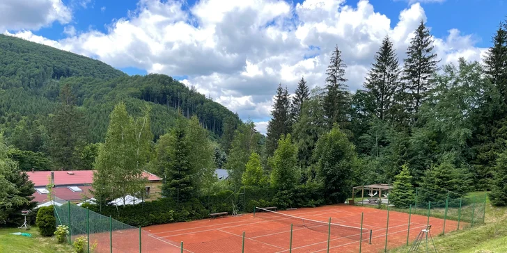 Dovolenka v Beskydách: luxusný dizajnový garden hotel s vynikajúcou kuchyňou, wellness a prírodným kúpaním