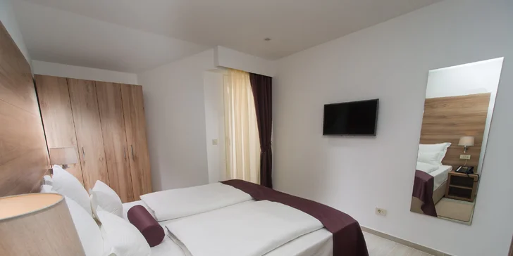 Makarska riviéra: 4* hotel s raňajkami, polpenziou či plnou penziou, 3 minúty od pláže