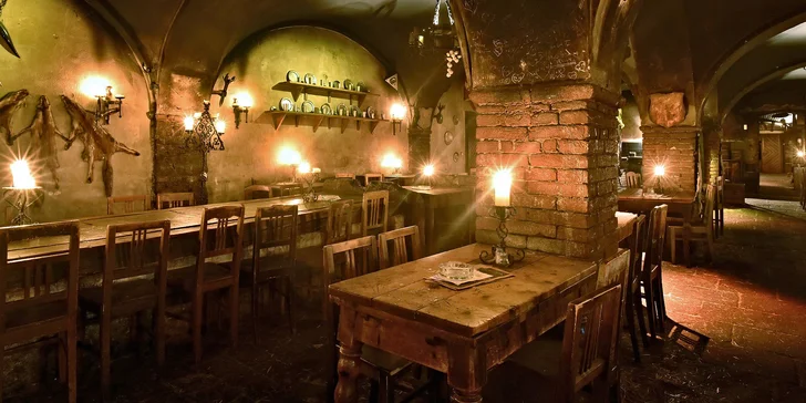 Noc v stredoveku: rytierska izba, hostina aj zábavný dobový program