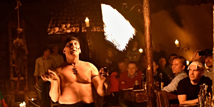 Noc plná zážitkov: Stredoveký hotel v Děteniciach, dobový program aj hostina