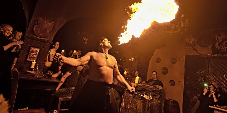 Noc plná zážitkov: Stredoveký hotel v Děteniciach, dobový program aj hostina