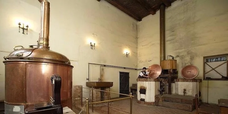 Noc plná zážitkov: Stredoveký hotel v Děteniciach, dobový program aj hostina