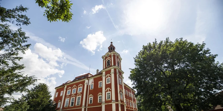 Noc plná zážitkov: Stredoveký hotel v Děteniciach, dobový program aj hostina