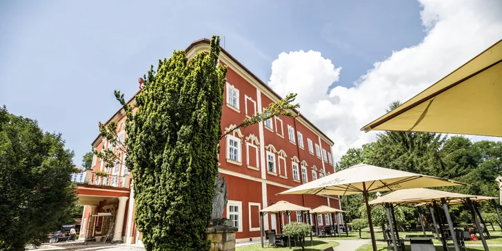 Noc v stredoveku: rytierska izba, hostina aj zábavný dobový program