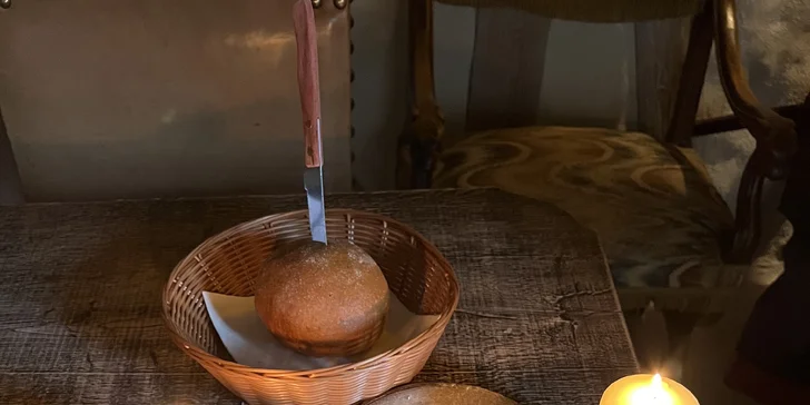 Noc v hoteli Rustikal na severe Čiech: stredoveký program, hostina aj ochutnávka piva v pivovare