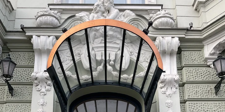 Jarný pobyt v 5* hoteli na Janáčkovom nábreží v centre Prahy s raňajkami