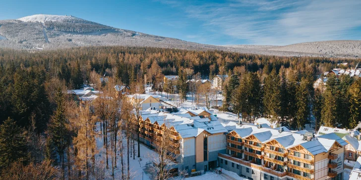 Vo dvojici alebo s rodinou do poľských Krkonôš: krásny 5* rezort s jedlom a neobmedzeným wellness