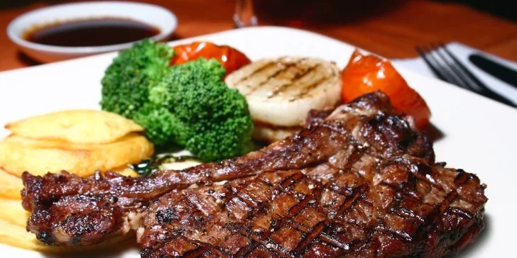 4* pobyt v Jihlave: raňajky aj večere, wellness, masáž aj návšteva zoo alebo aquaparku
