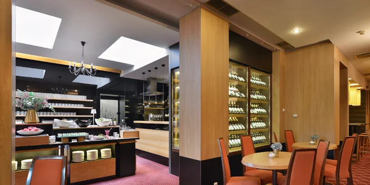 Zámocký pobyt: park s unikátnym labyrintáriom, polpenzia aj bazén a sauna