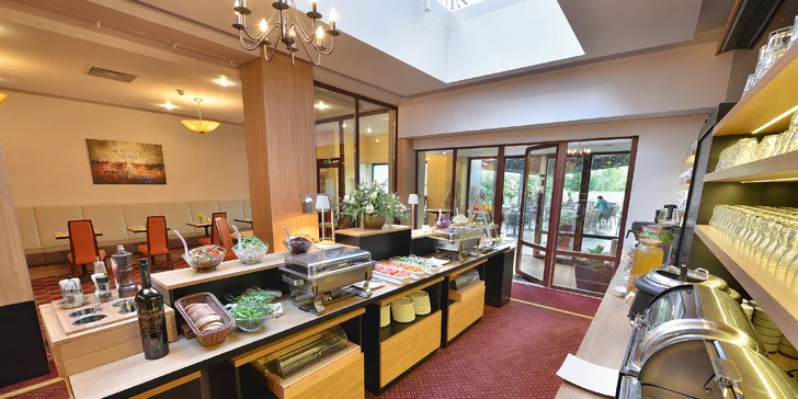 Zámocký pobyt: park s unikátnym labyrintáriom, polpenzia aj bazén a sauna