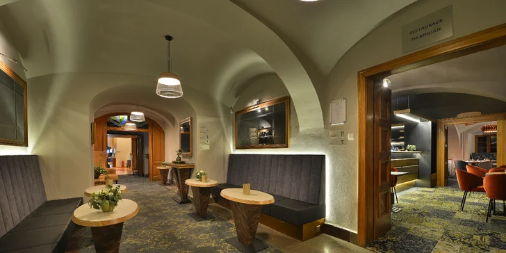 Zámocký pobyt: park s unikátnym labyrintáriom, polpenzia aj bazén a sauna