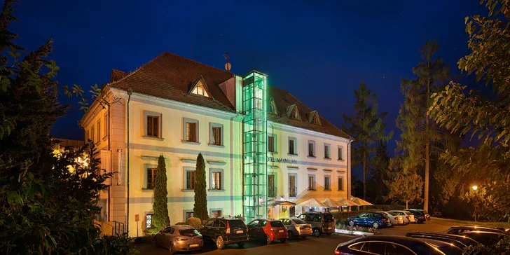 Zámocký pobyt: park s unikátnym labyrintáriom, polpenzia aj bazén a sauna