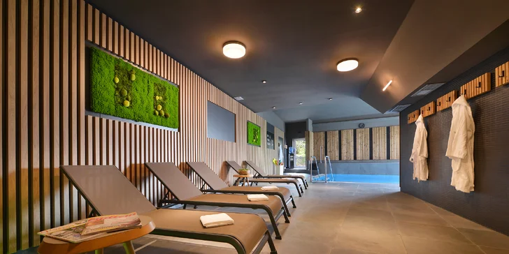 Zámocký pobyt: park s unikátnym labyrintáriom, polpenzia aj bazén a sauna