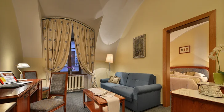 Zámocký pobyt: park s unikátnym labyrintáriom, polpenzia aj bazén a sauna