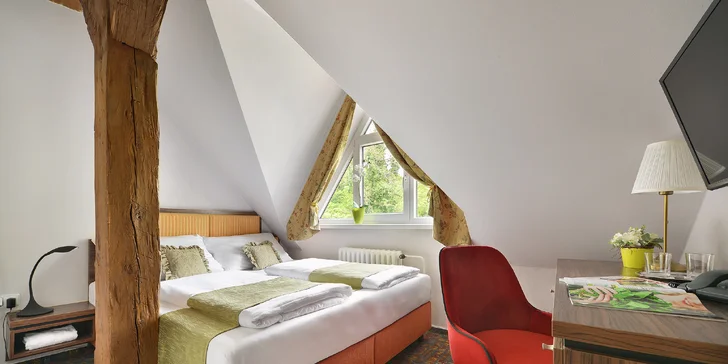 Zámocký pobyt: park s unikátnym labyrintáriom, polpenzia aj bazén a sauna