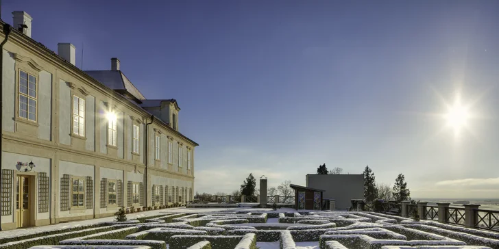 Zámocký pobyt: park s unikátnym labyrintáriom, polpenzia aj bazén a sauna