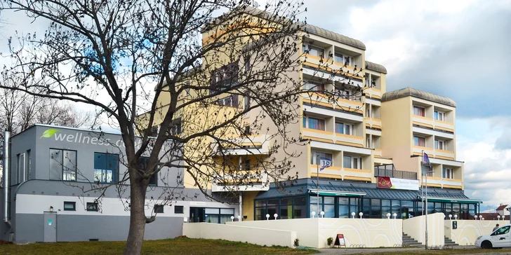 Relax na juhu Čiech: raňajky, neobmedzený vstup do wellness aj romantický balíček