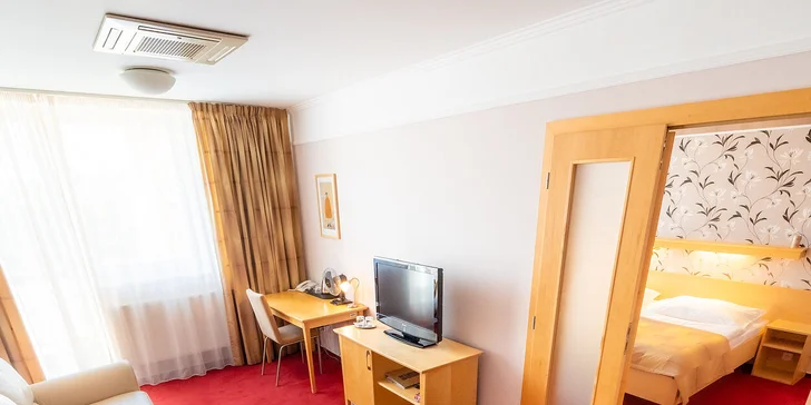 Pobyt v Posázaví: strava, verejné aj privátne wellness, plný minibar aj večera pri sviečkach