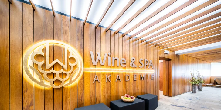 Pobyt v Posázaví: strava, verejné aj privátne wellness, plný minibar aj večera pri sviečkach