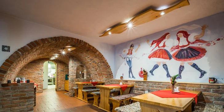 Pobyt vo vinárstve na južnej Morave s jedlom aj neobmedzeným vínom, areál s minizoo a rybníkom