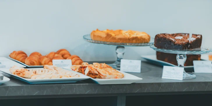 Lago di Garda: 4* hotel s bazénom a panoramatickou terasou hneď pri jazere, strava v cene