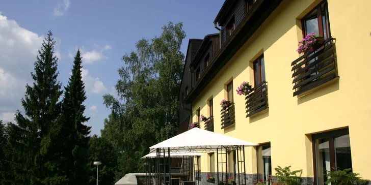 Dovolenka s raňajkami alebo polpenziou v Beskydoch priamo pod Lysou horou