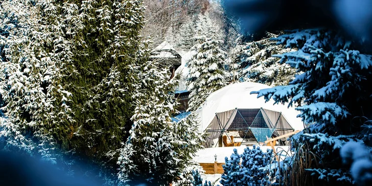Glamping v Beskydoch s raňajkami aj wellness: ubytovanie v luxusnej kupole, sauna a termálny bazén