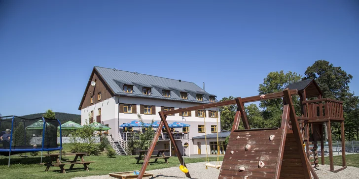 Dovolenka v Jeseníkoch pod Ramzovou: polpenzia, krytý aj vyhrievaný bazén s morskou vodou