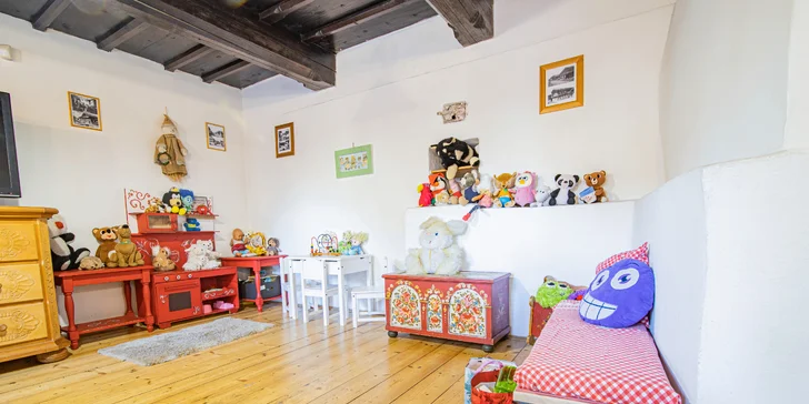 Pobyt v pravej šumavskej drevenici pre pár aj rodinu: raňajky alebo polpenzia