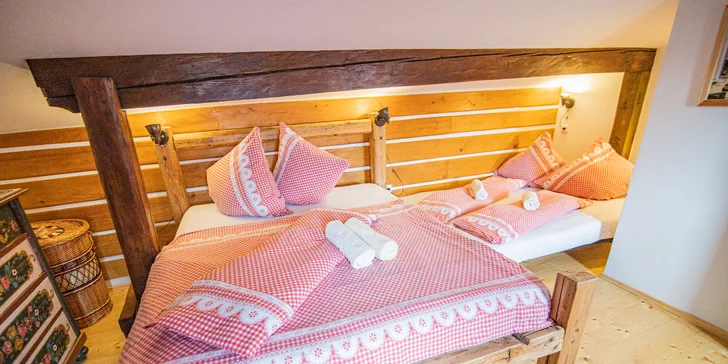Pobyt v pravej šumavskej drevenici pre pár aj rodinu: raňajky alebo polpenzia