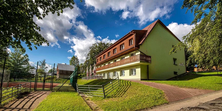 Relax v srdci Beskýd: polpenzia, bio mäso, veľké vyžitie v areáli aj v okolí Pustevien